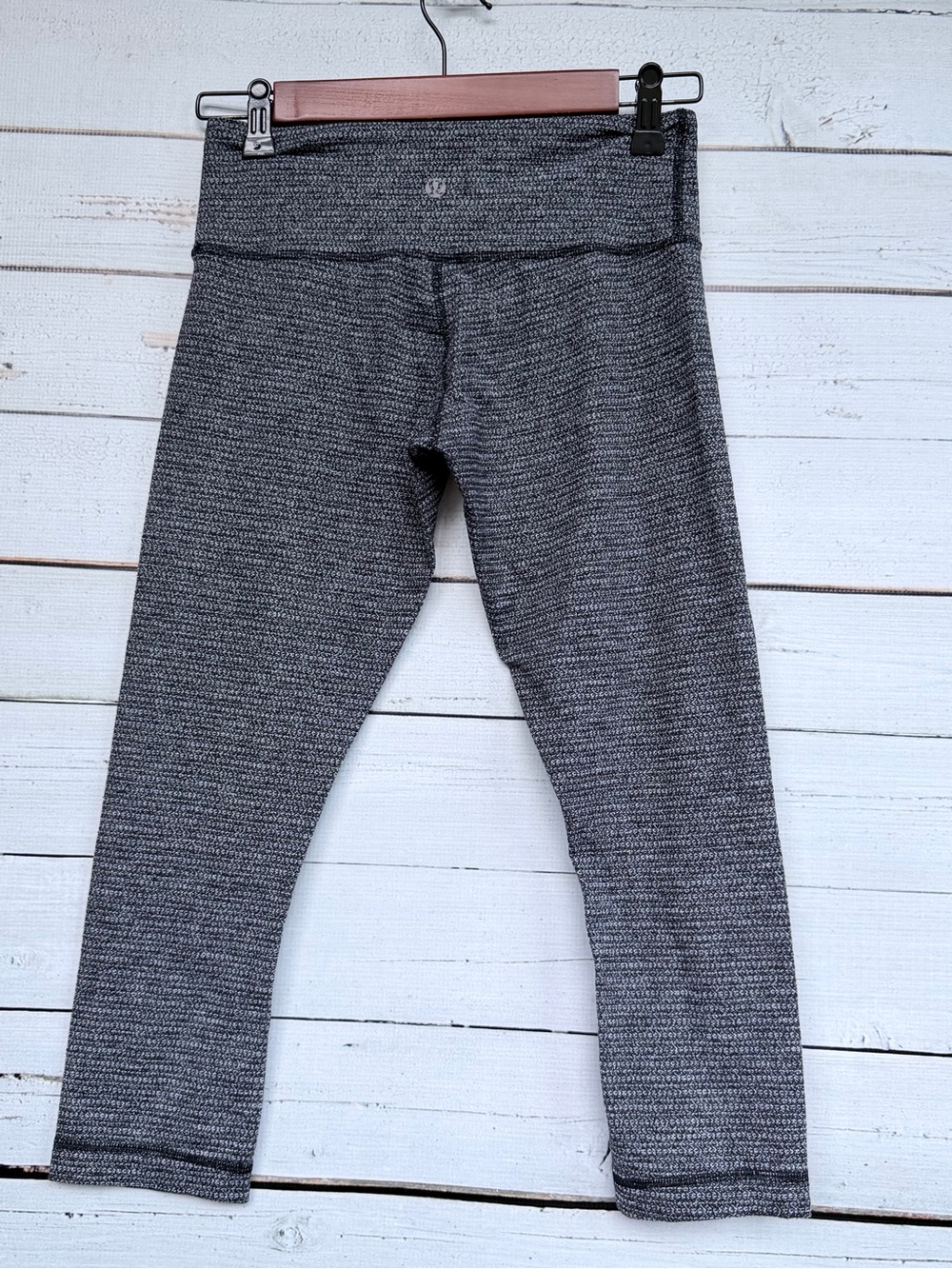 Lululemon Wunder Under Crop Scattered Herringbone Black White Size 6 - Picture 3 of 3